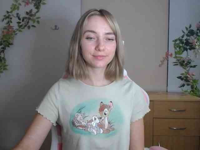 LuciaGlow webcam