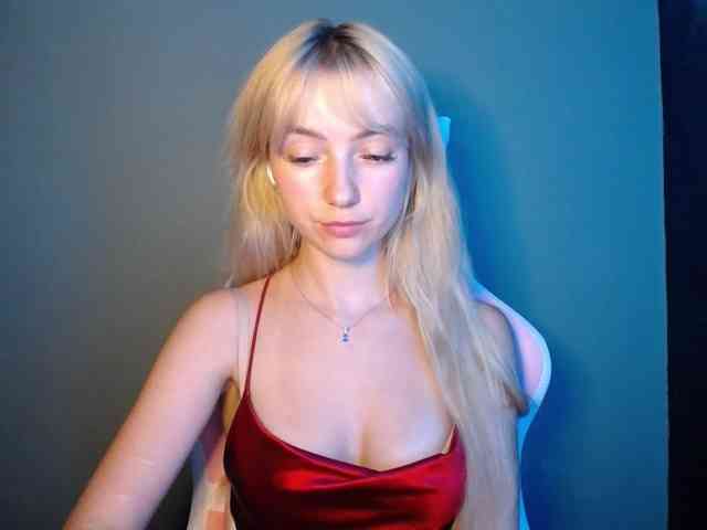 LuciaGlow webcam
