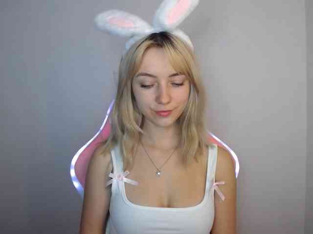 LuciaGlow webcam