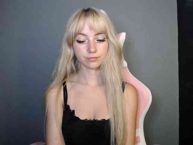 LuciaGlow webcam