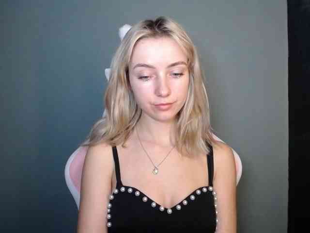 LuciaGlow webcam