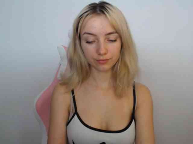 LuciaGlow webcam