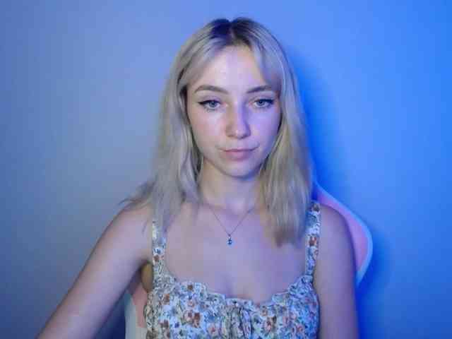 LuciaGlow webcam