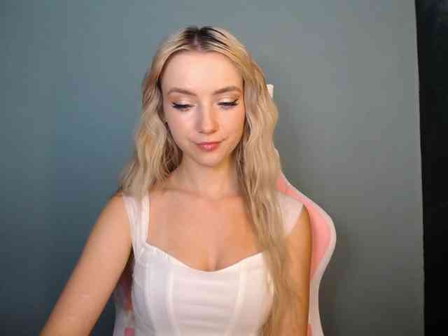 LuciaGlow webcam