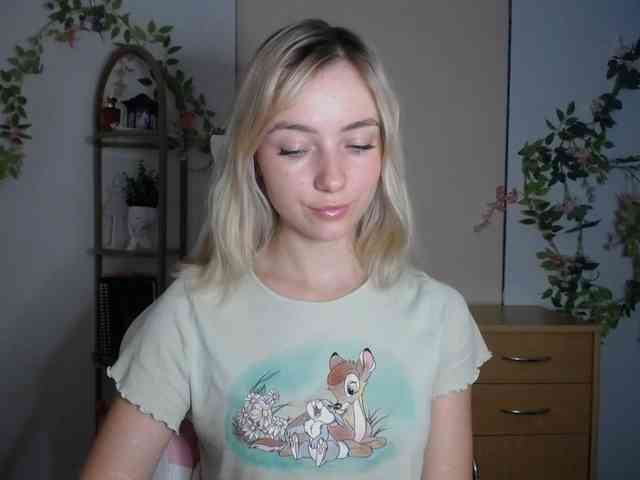 LuciaGlow webcam