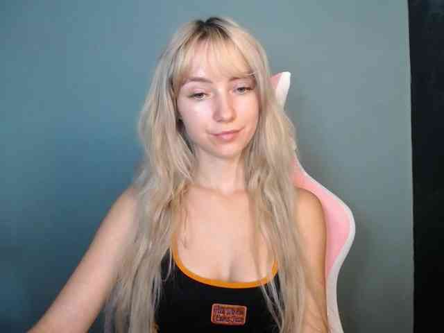 LuciaGlow webcam
