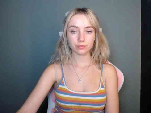 LuciaGlow webcam