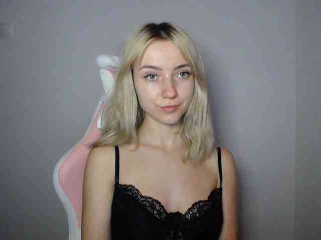 LuciaGlow webcam