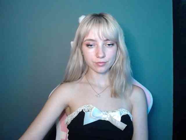 LuciaGlow webcam