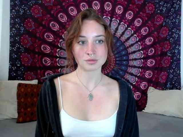 AdalynFlirt webcam