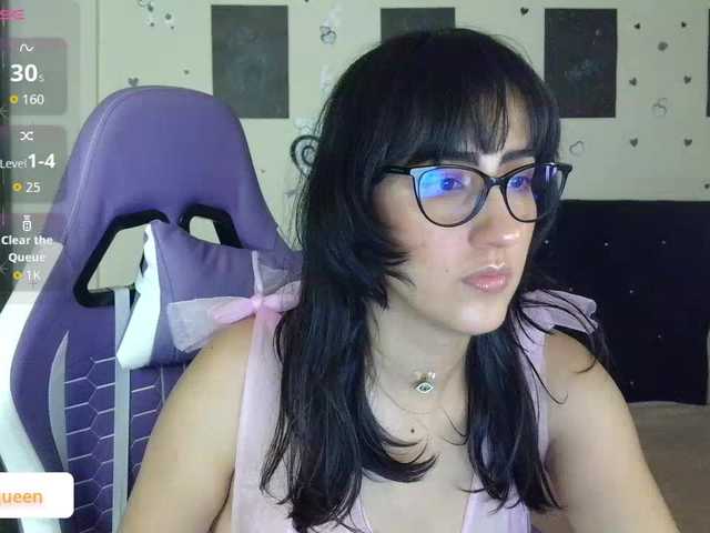 AvlieNoir live cam on BongaCams