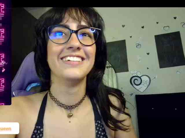 AvlieQueen webcam