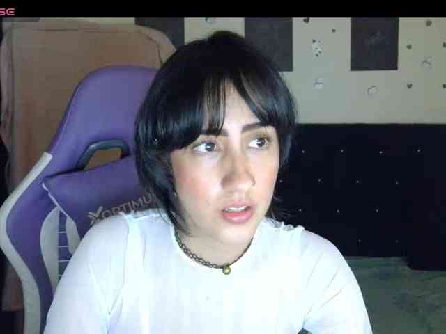 AvlieQueen webcam
