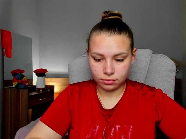 le modèle PolnuiFarsh est en webcam porno dans un show sur le site bongacams, il possède les tags suivants: White/Caucasian,Brunette,Shaved