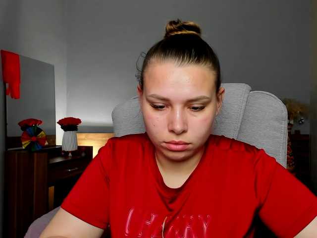 le modèle PolnuiFarsh est en webcam porno dans un show sur le site bongacams, il possède les tags suivants: White/Caucasian,Brunette,Shaved