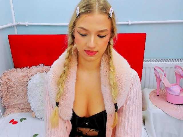 EvetteBeauty live cam on BongaCams