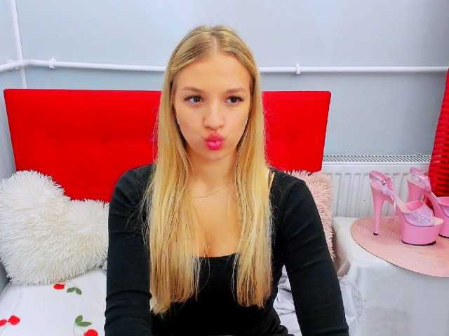 EvetteBeauty live cam on BongaCams
