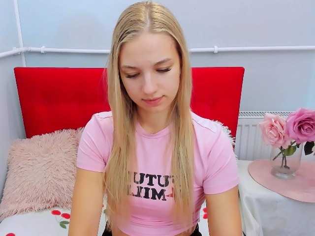 EvetteBeauty live cam on BongaCams