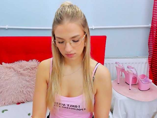 EvetteBeauty live cam on BongaCams