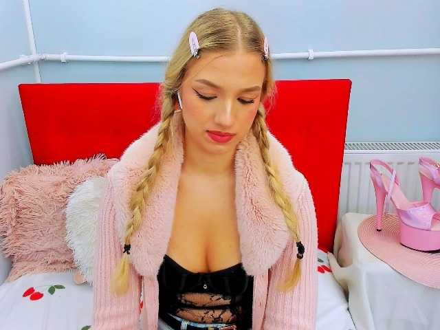 EvetteBeauty live cam on BongaCams