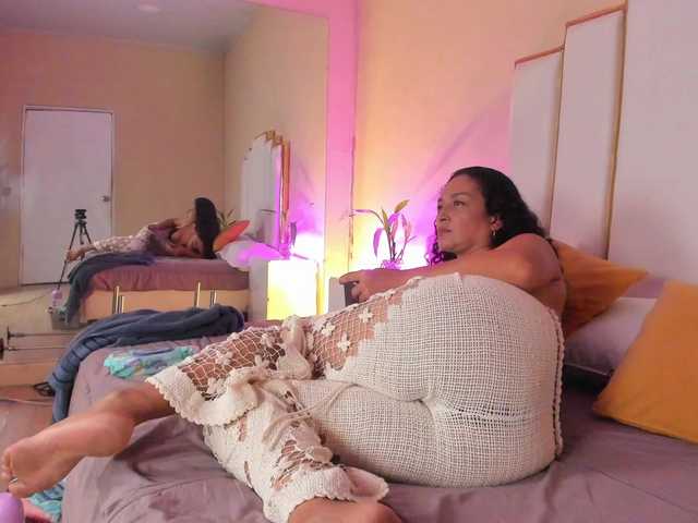 Rosalinda-77 live cam on BongaCams