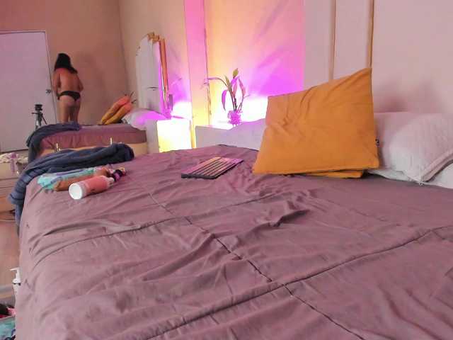 Rosalinda-77 live cam on BongaCams