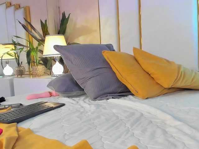 Rosalinda-77 live webcam show