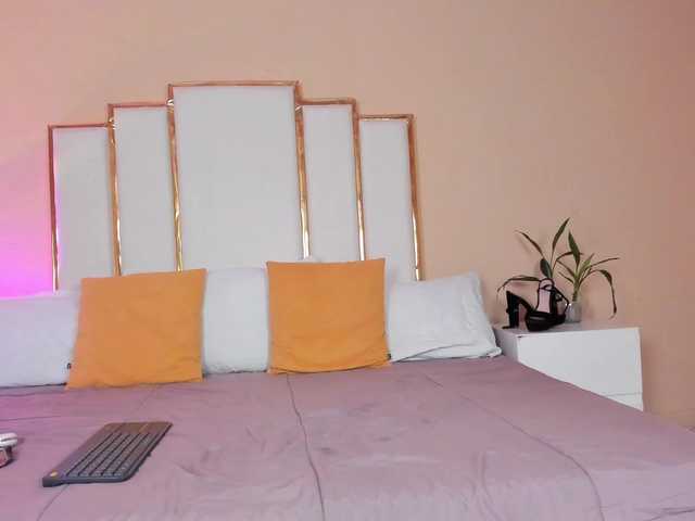 Rosalinda-77 live cam on BongaCams