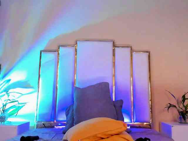 Rosalinda-77 webcam
