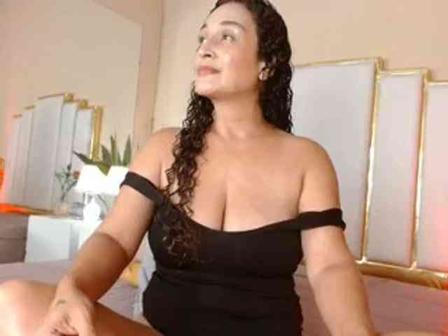 Rosalinda-77 webcam