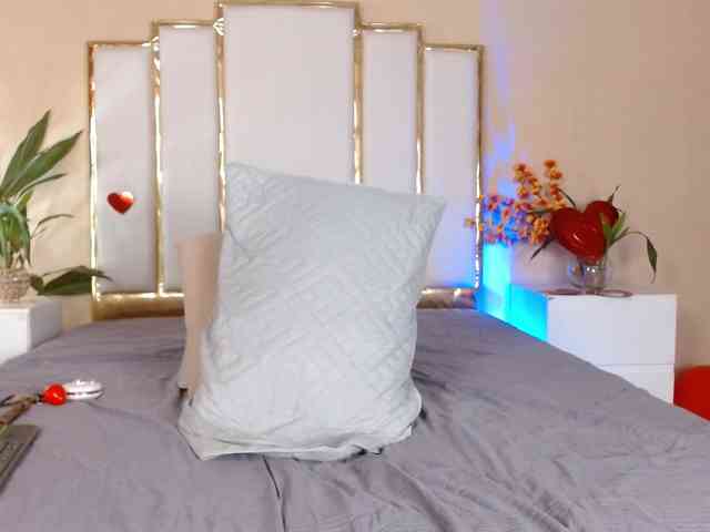 Rosalinda-77 webcam
