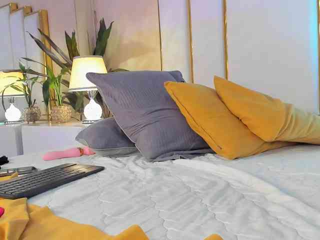 Rosalinda-77 webcam