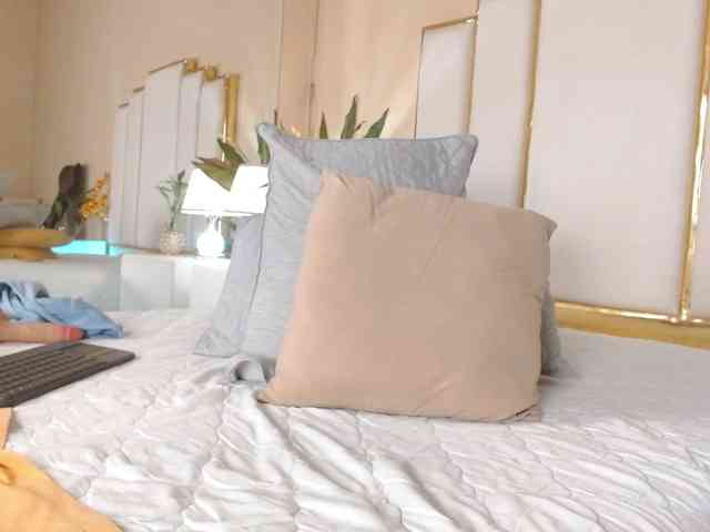 Rosalinda-77 webcam