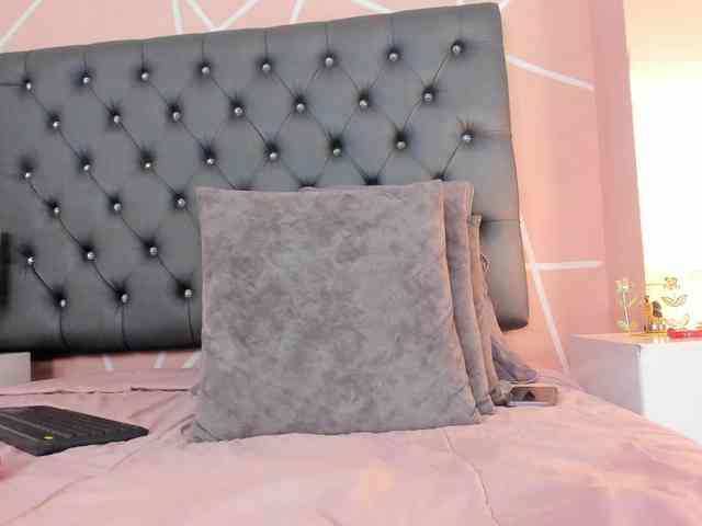 Rosalinda-77 webcam
