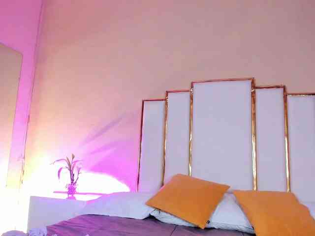 Rosalinda-77 Live Webcam on BongaCams