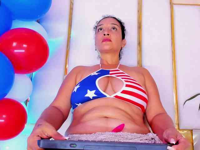Rosalinda-77 webcam