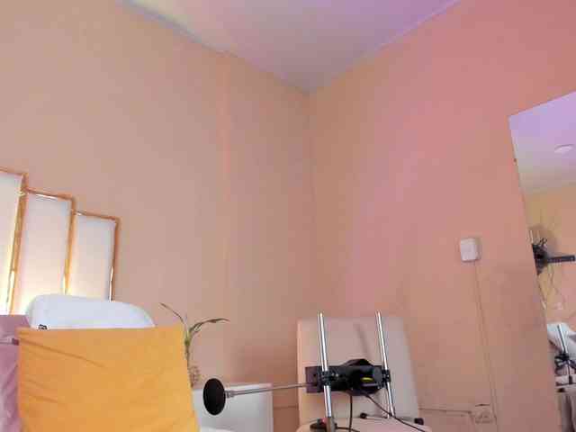Rosalinda-77 webcam