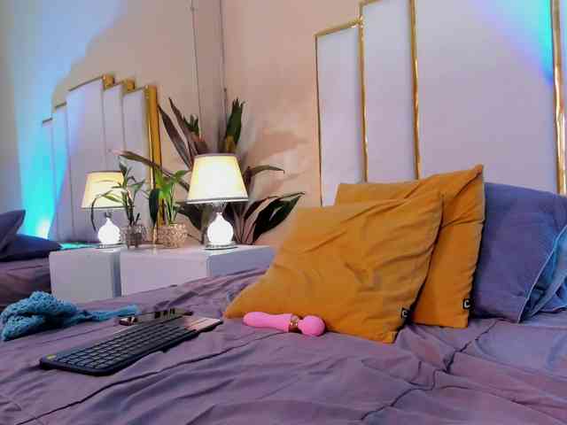Rosalinda-77 webcam