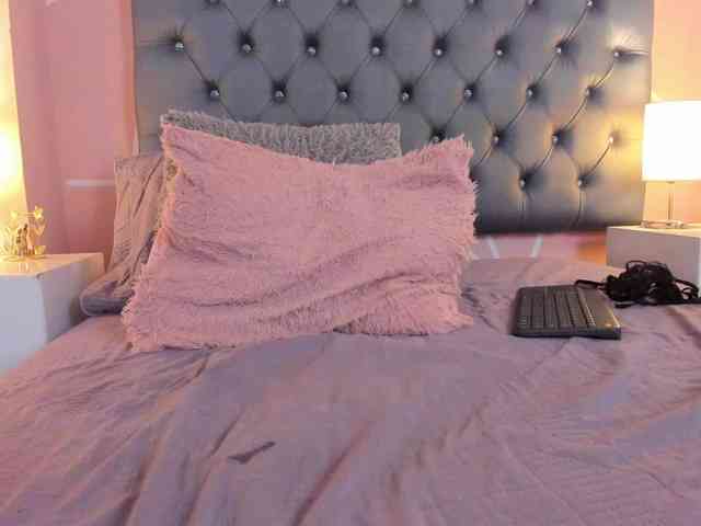 Rosalinda-77 webcam