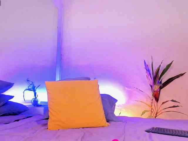Rosalinda-77 webcam