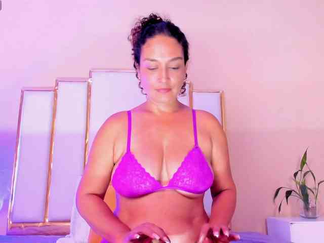 Rosalinda-77 webcam