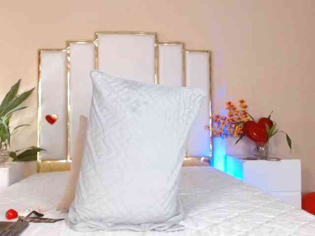 Rosalinda-77 webcam