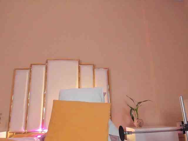 Rosalinda-77 webcam