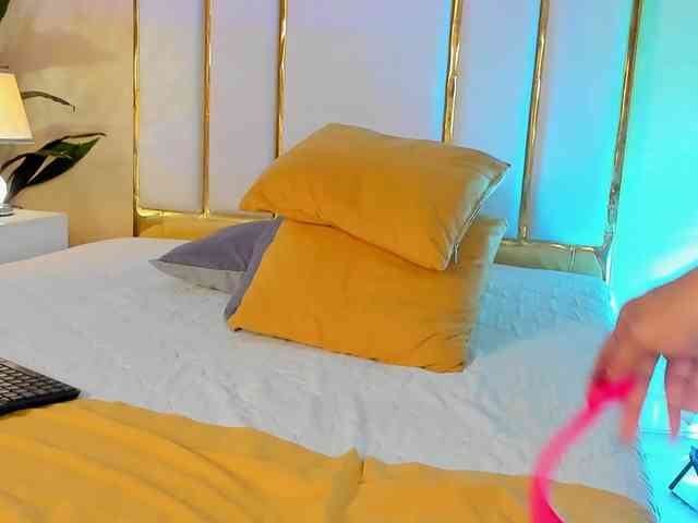 Rosalinda-77 webcam