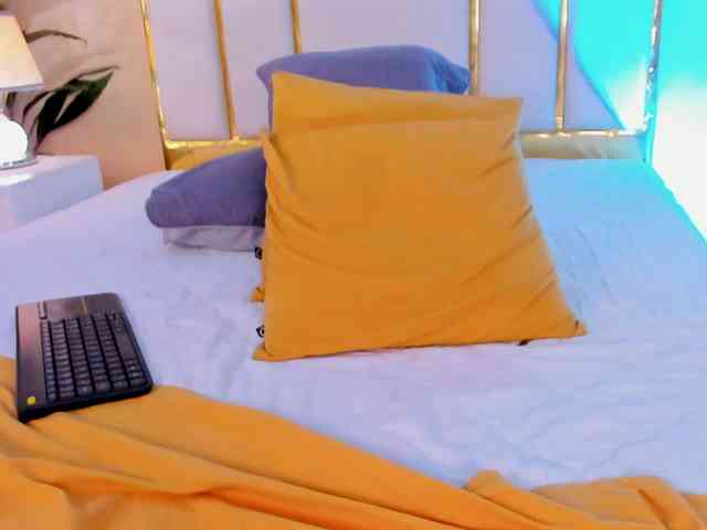 Rosalinda-77 webcam