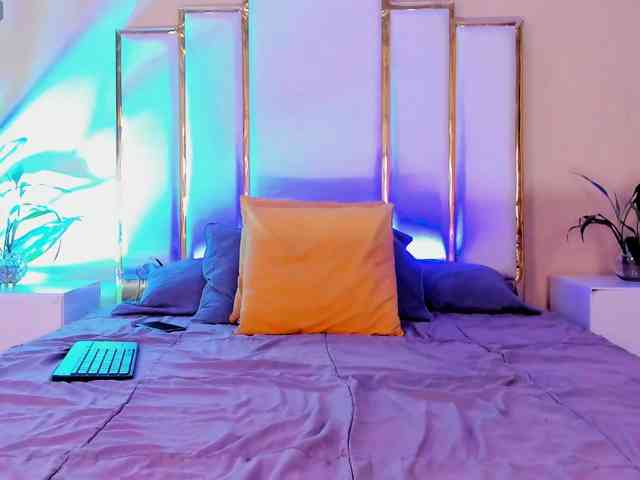 Rosalinda-77 webcam