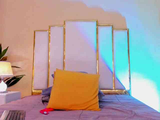 Rosalinda-77 webcam