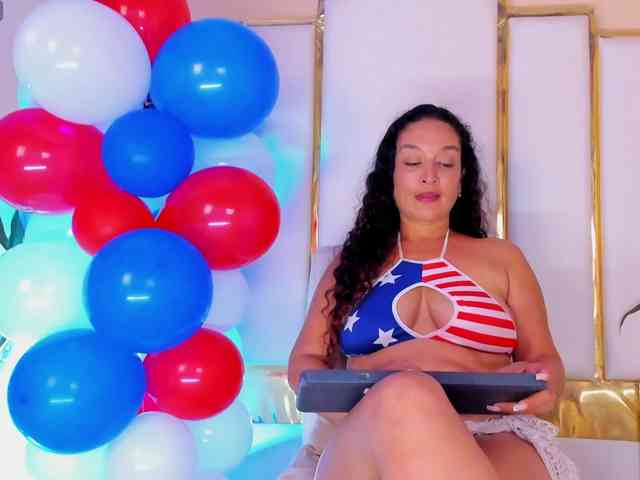 Rosalinda-77 webcam