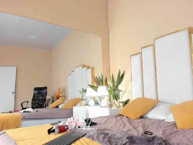 Rosalinda-77 webcam