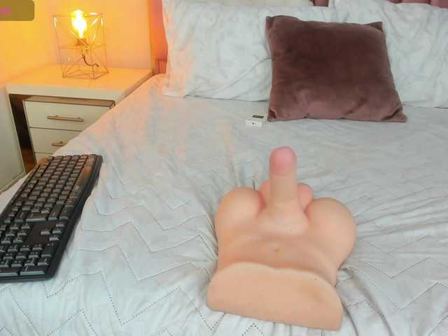 MarianaScott's BongaCams show and profile